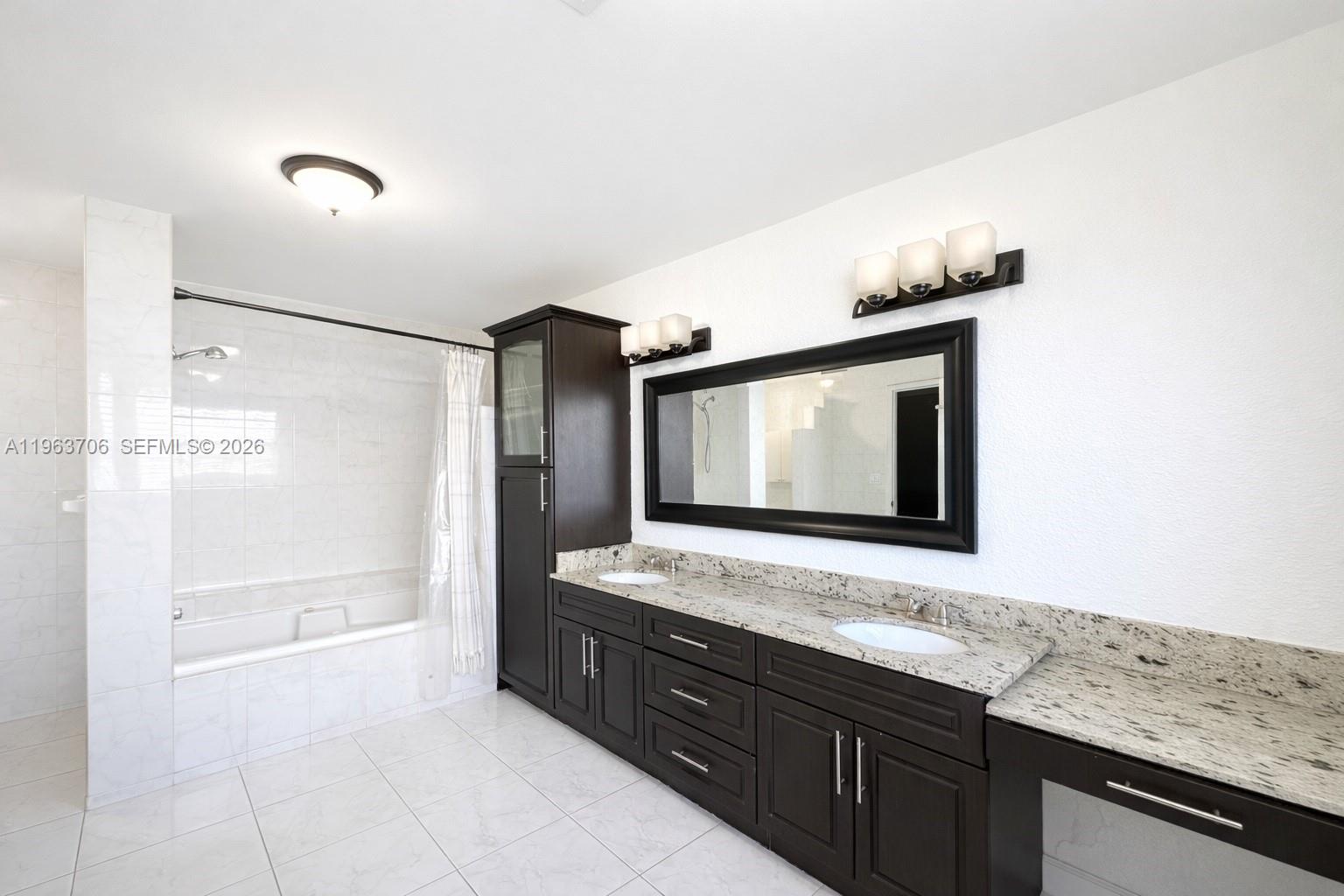 LAKES BY THE BAY SEC 4 - Residential Lease