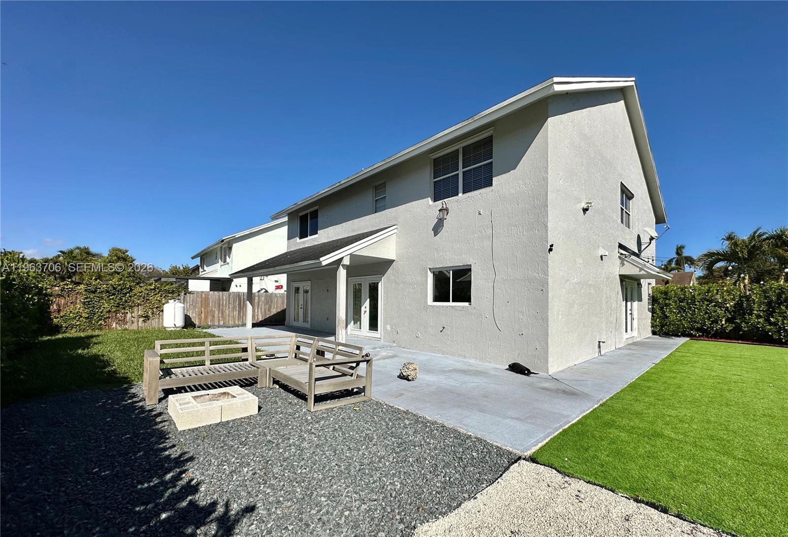 LAKES BY THE BAY SEC 4 - Residential Lease