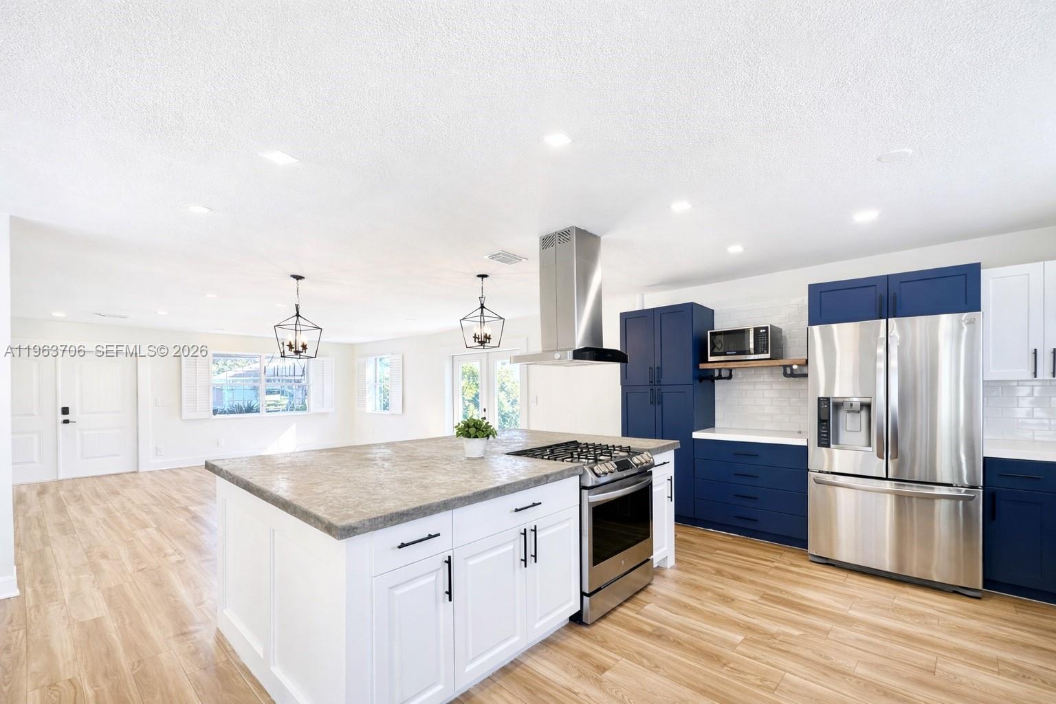 LAKES BY THE BAY SEC 4 - Residential Lease