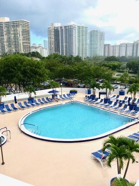 Beautiful unit, updated kitchen located in the heart of Aventura across from the beautiful 3-mile walk and bike path loop around the Turnberry Isle Golf Course. Granite counter tops, SS appliances, laminate floors, floor to ceiling windows with access to the balcony from every room. The building offers recently remodeled lobby, hallways, new elevators, impact glass balconies, pool w/jacuzzi, fitness center, large recreation room w/pool table & piano, Aventura shuttle service, laundry storage lockers, sauna and library. Doorman, building with security and full-on site management company, maintenance includes comcast cable and internet basic package. 40-year recertification completed. 24/7 security. contact listing agent for a private​​‌​​​​‌​‌​​​‌‌​​​‌‌‌​​‌​​‌‌​​​​ tour.