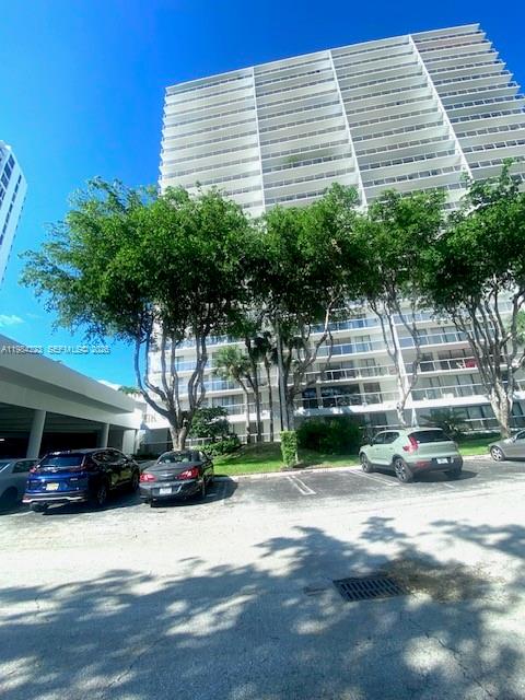 FLAMENCO CONDO TOWER I - Residential