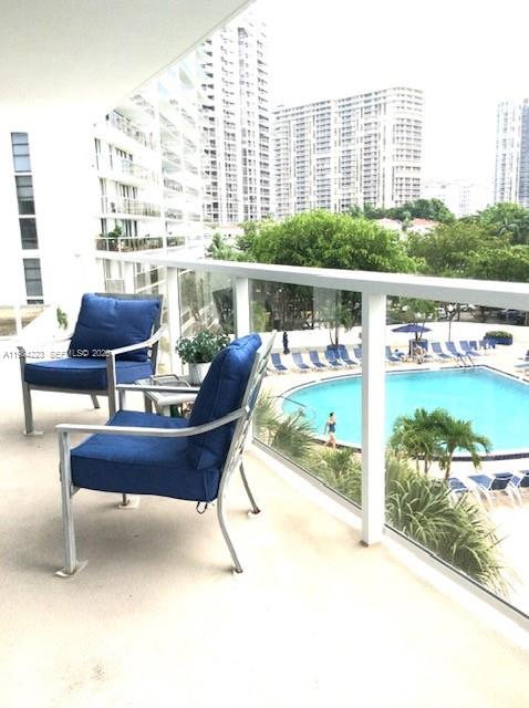 FLAMENCO CONDO TOWER I - Residential