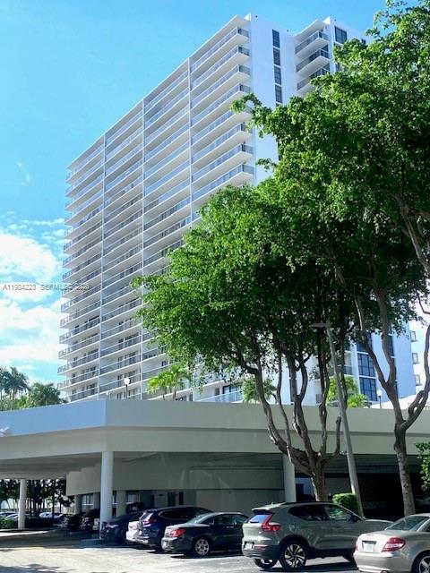 FLAMENCO CONDO TOWER I - Residential