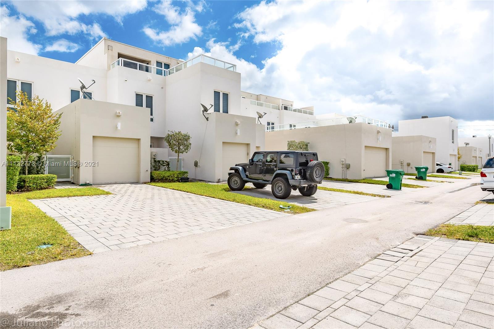LANDMARK AT DORAL - Residential