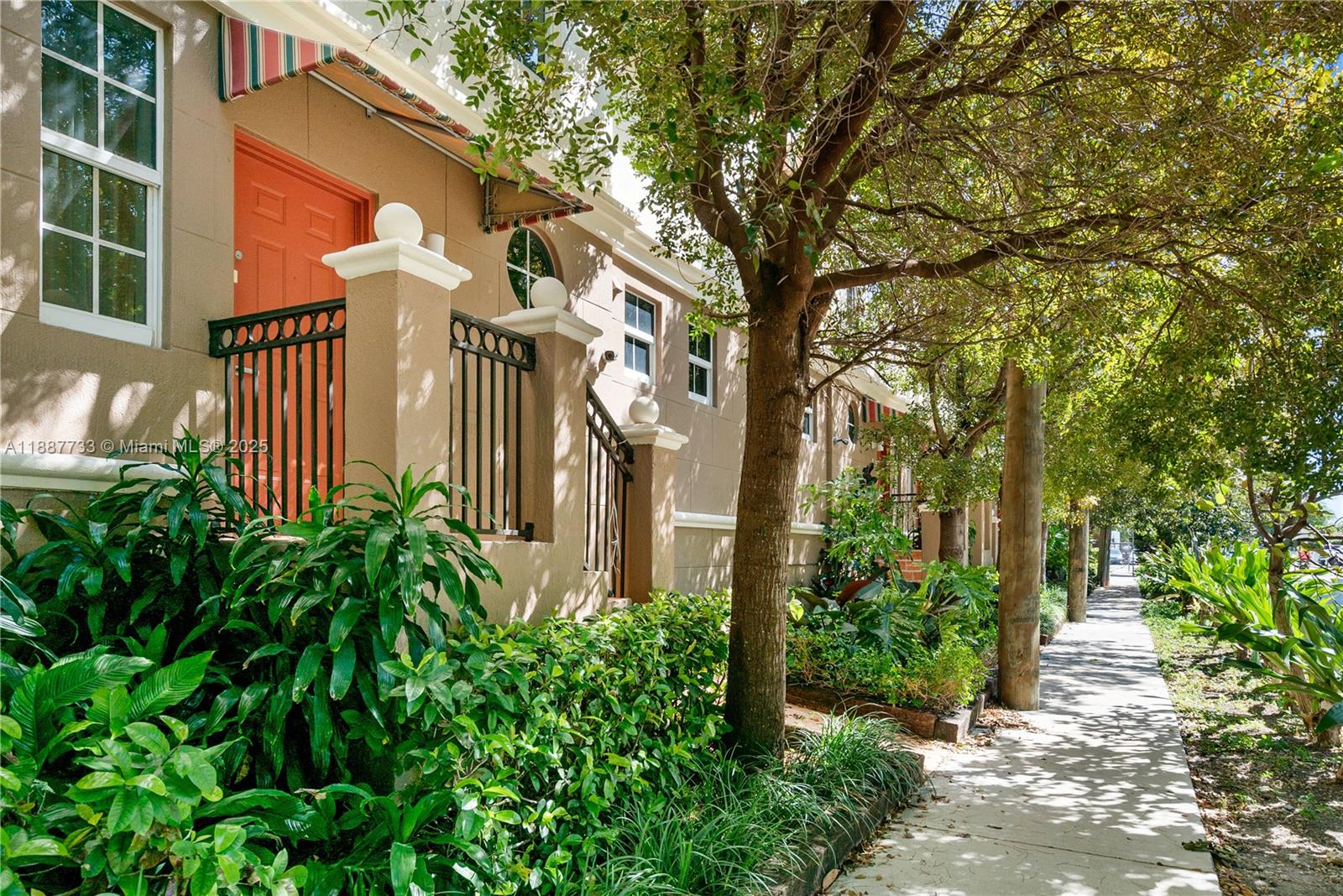Experience the comfort of a 2 bedroom, 2.5 bathroom townhouse with a den, a private one-car garage, and an additional assigned parking spot in the building’s garage. Plus, you get to enjoy all of the amenities of a luxury condominium. The Gables Marquis offers a refined lifestyle with a 24-hour concierge, a stunning seventh-floor pool, a gym, a sophisticated lobby, and convenient parking. Ideally located on Coral Way, it’s within walking distance of Coral Gables’s Miracle Mile, amazing restaurants and shopping, with a short ride to Downtown Miami, Brickell, and Key Biscayne.