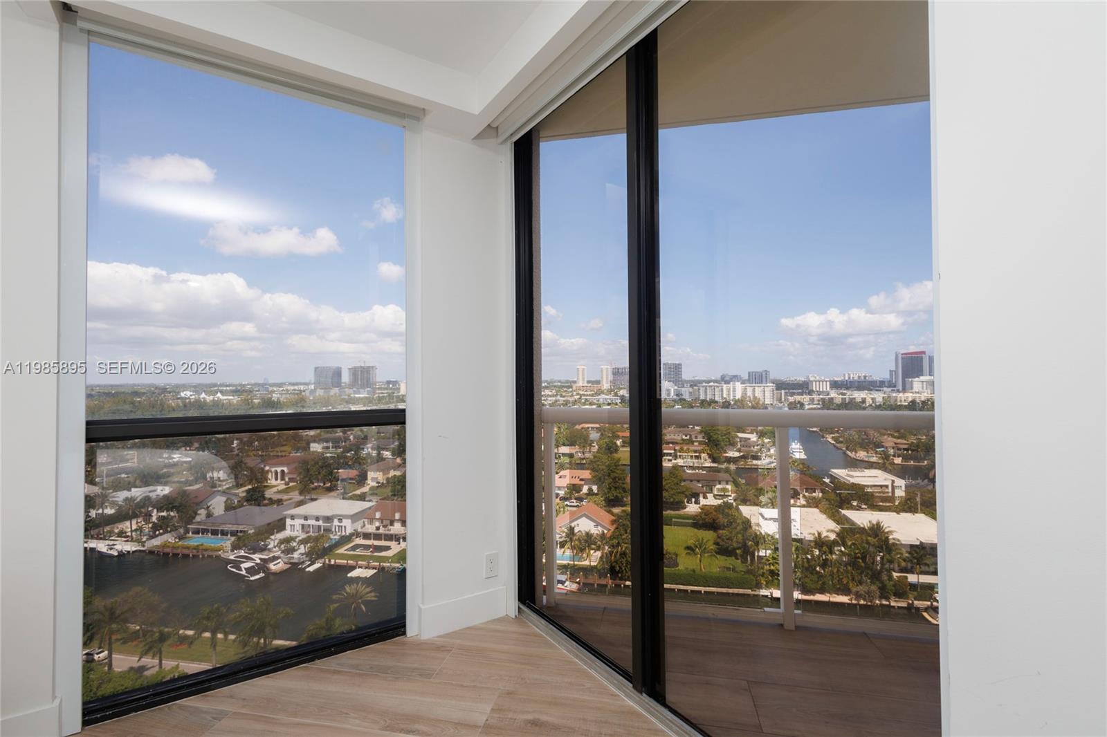 HARBORSIDE AT THE WATERWA - Residential