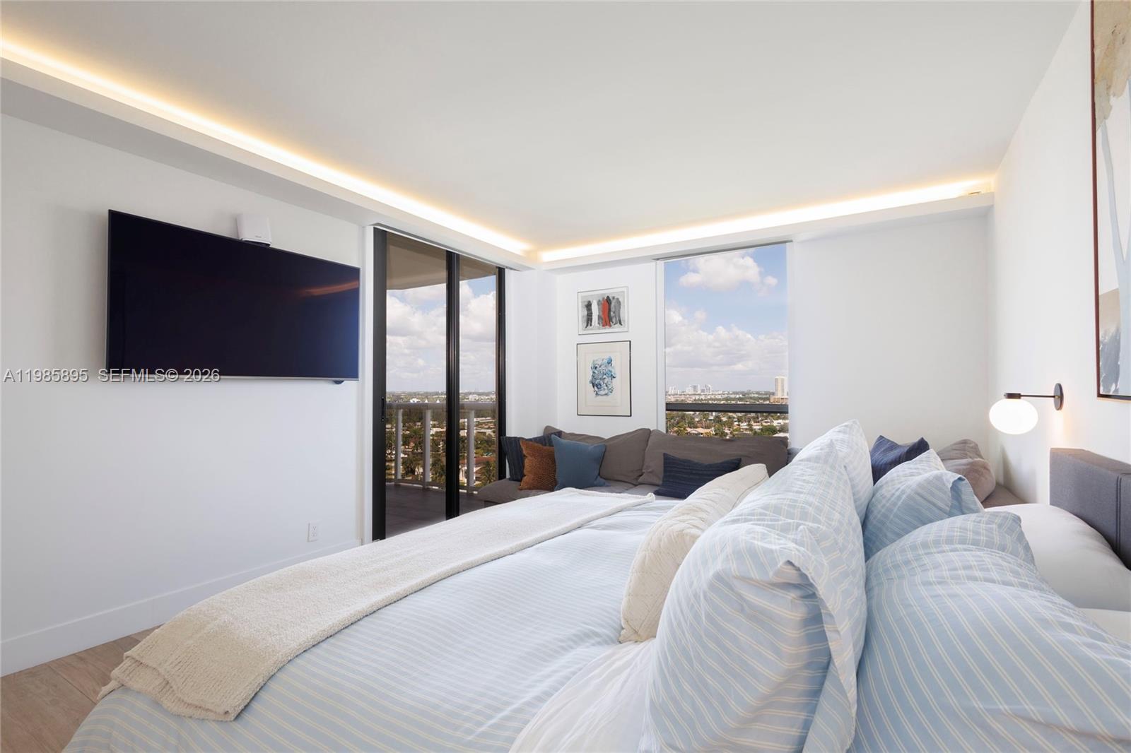 HARBORSIDE AT THE WATERWA - Residential