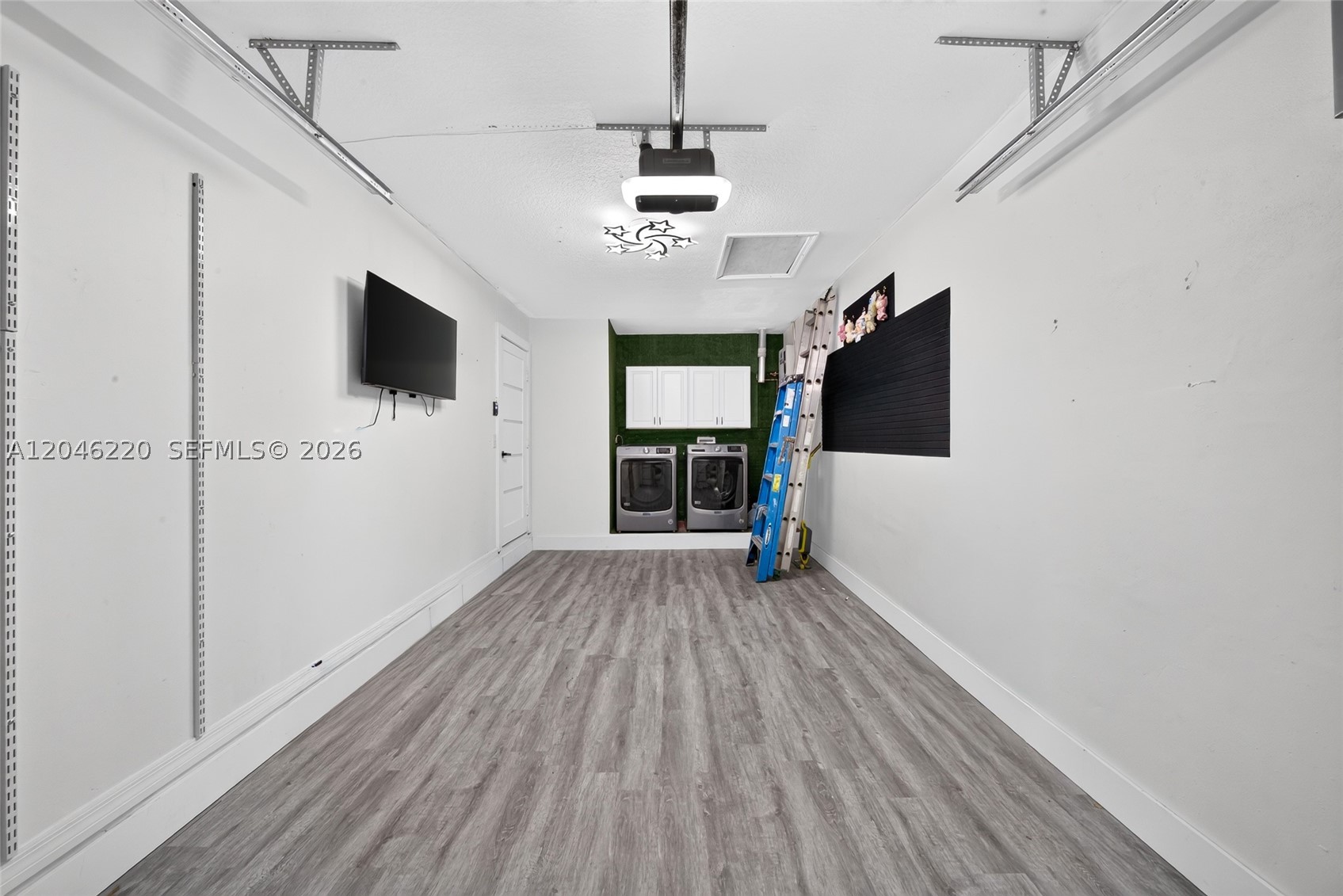 MAJESTIC HOMES - Residential