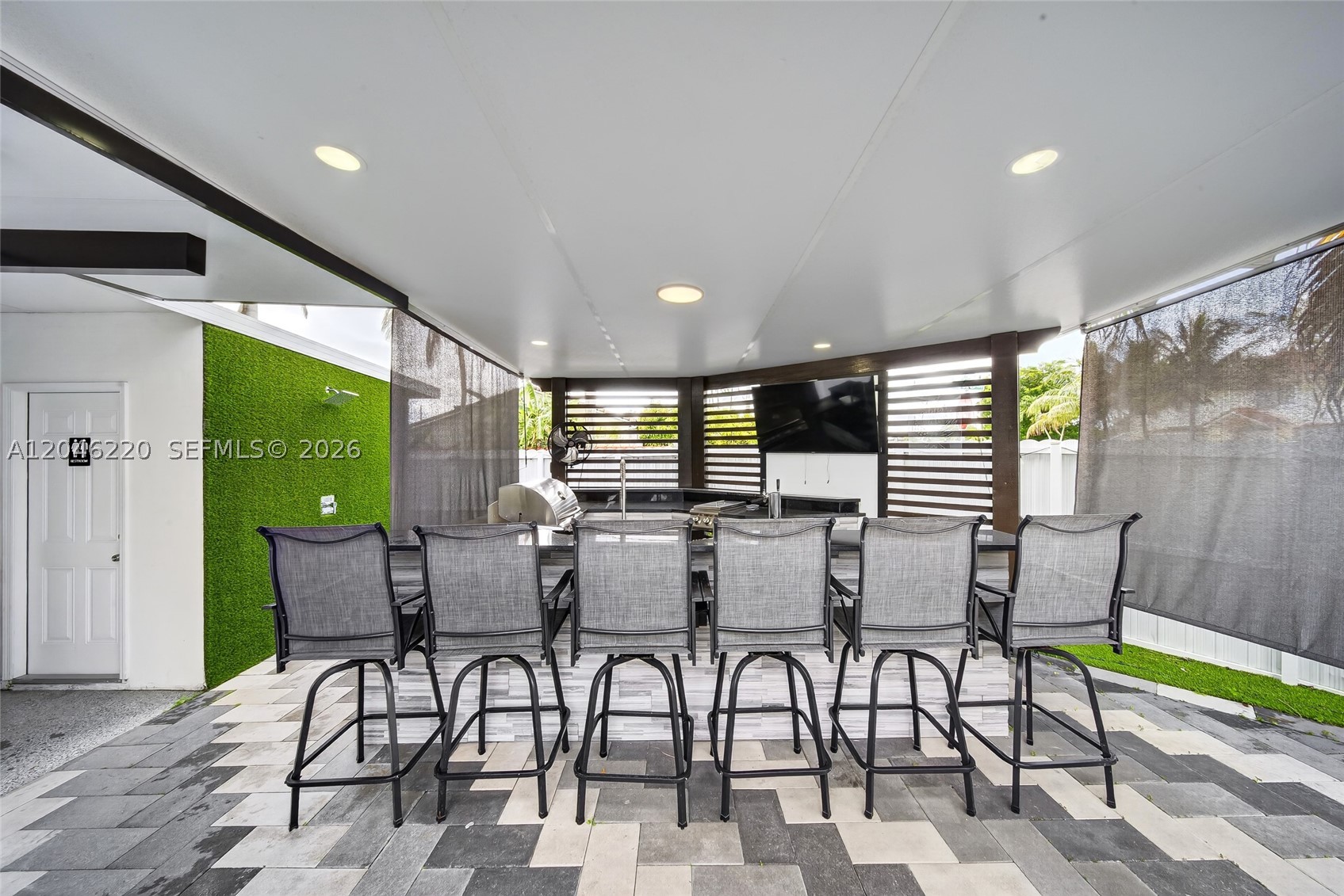 MAJESTIC HOMES - Residential