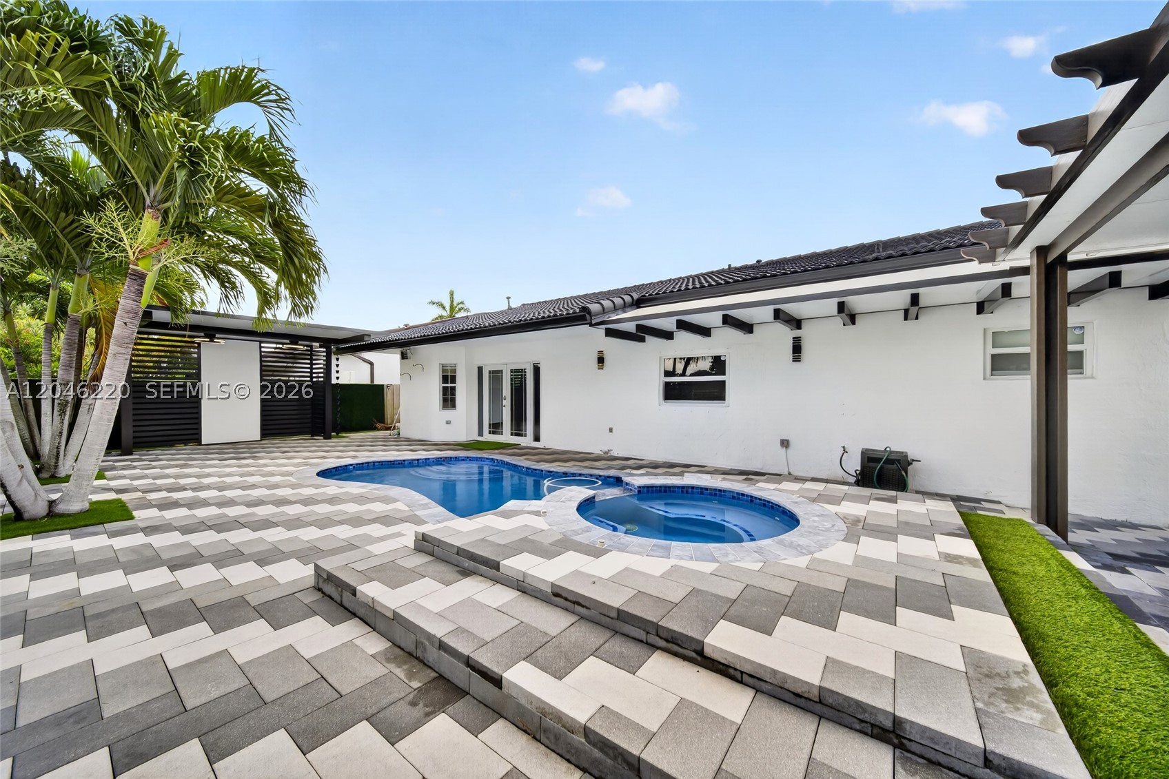 MAJESTIC HOMES - Residential