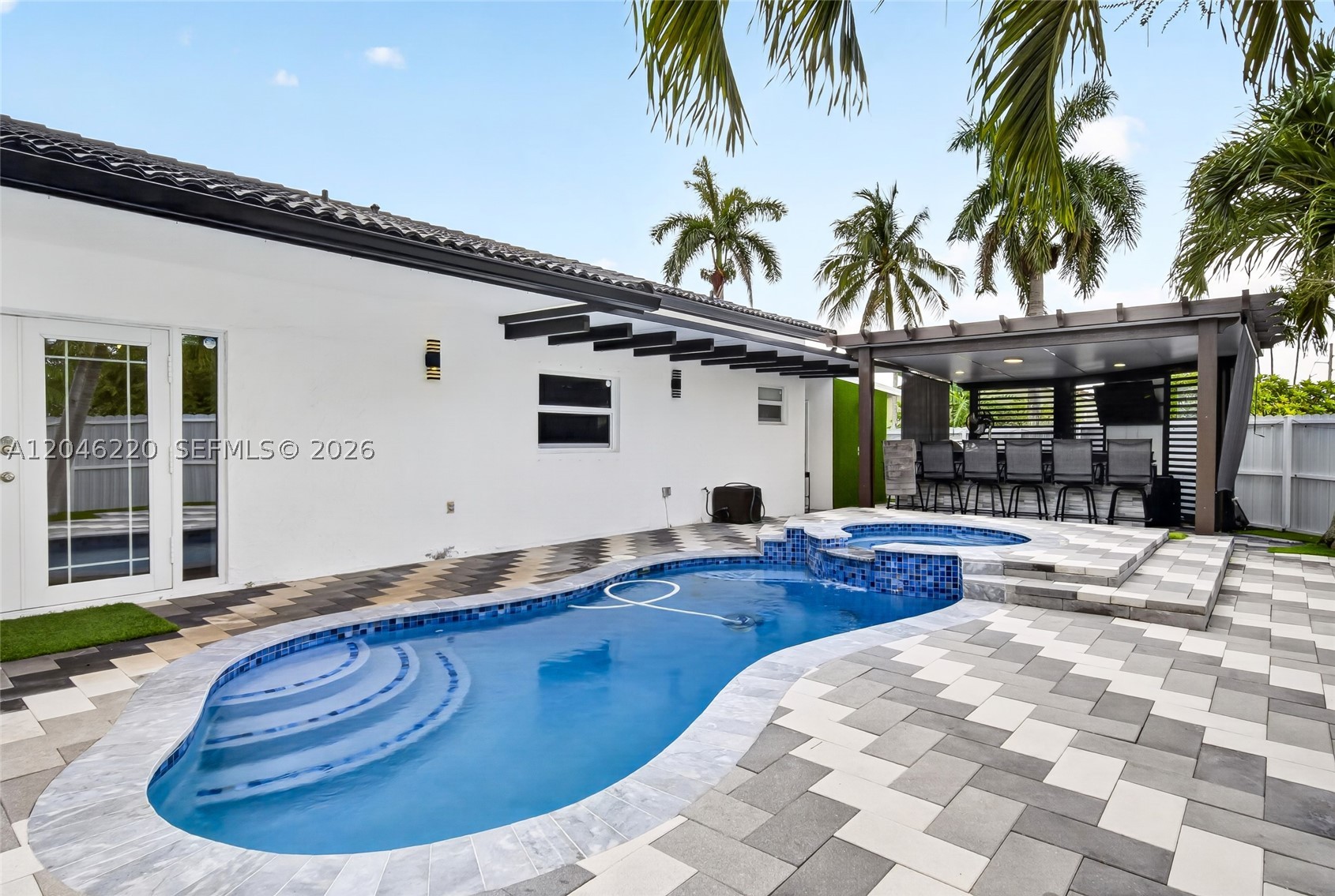 MAJESTIC HOMES - Residential