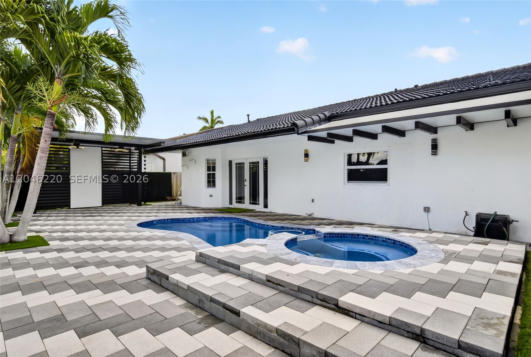 MAJESTIC HOMES - Residential