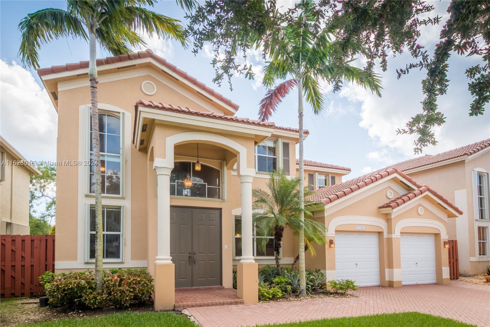 KENDALL BREEZE SOUTH - Residential Lease