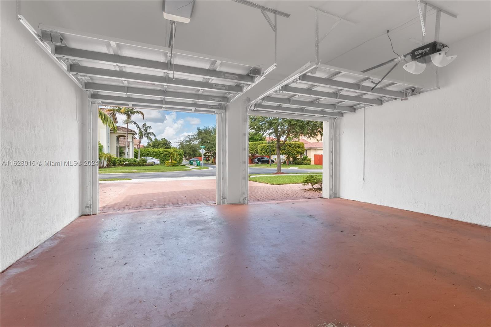 KENDALL BREEZE SOUTH - Residential Lease