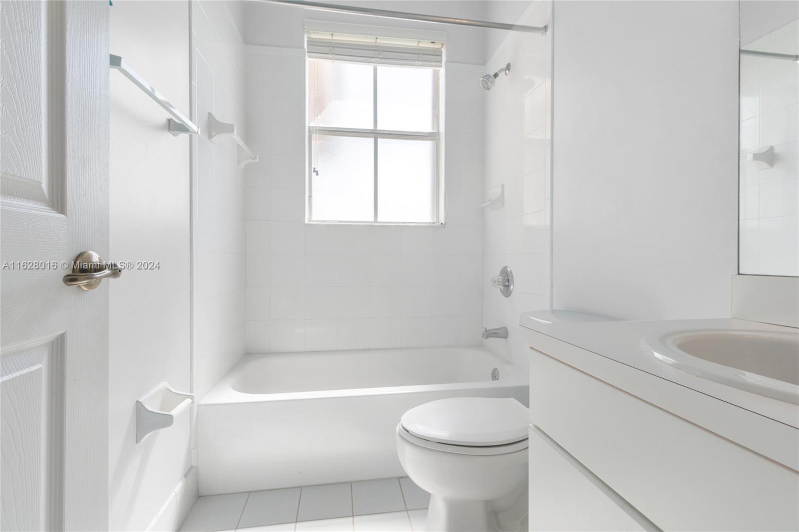 KENDALL BREEZE SOUTH - Residential Lease