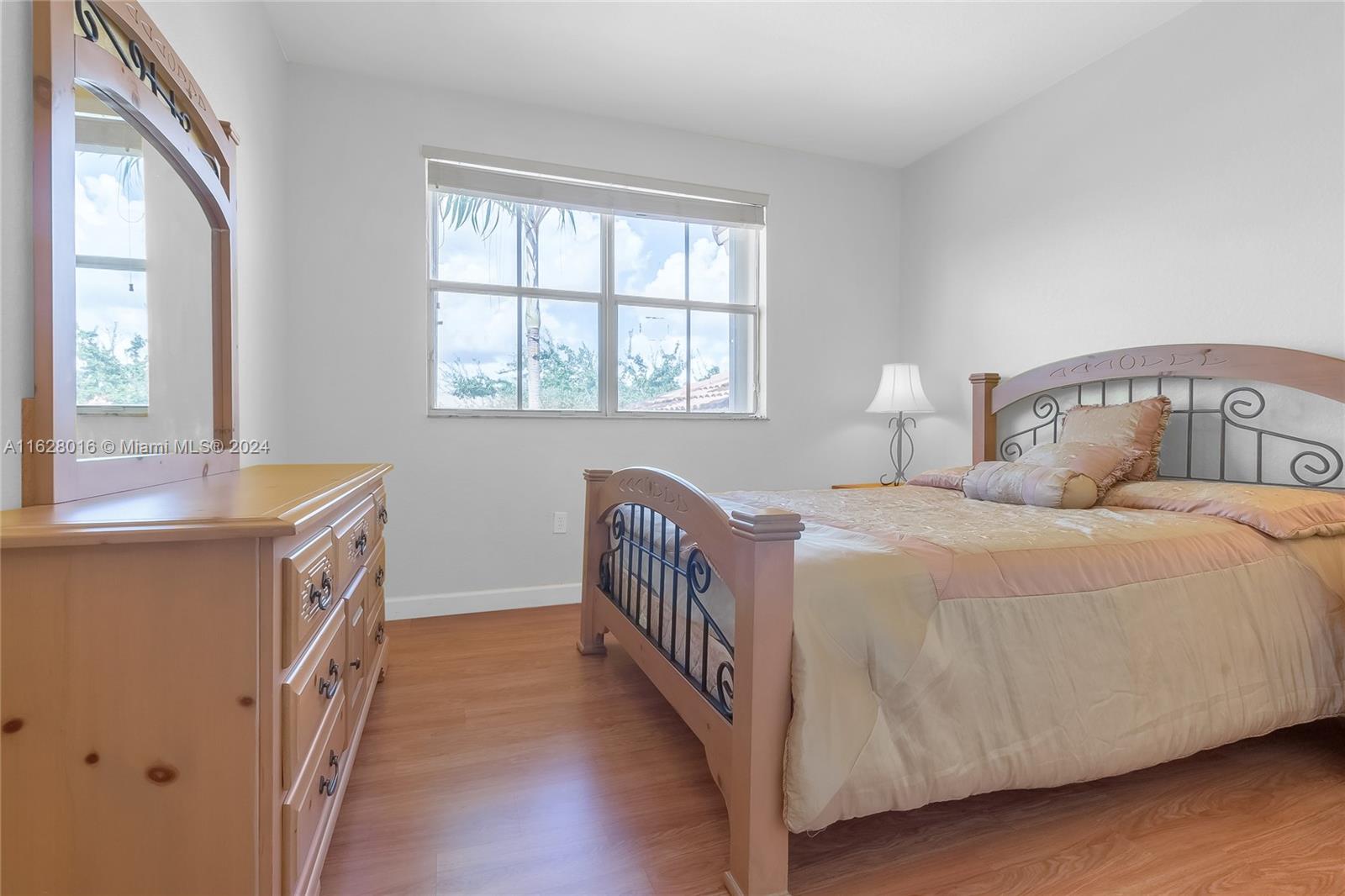 KENDALL BREEZE SOUTH - Residential Lease