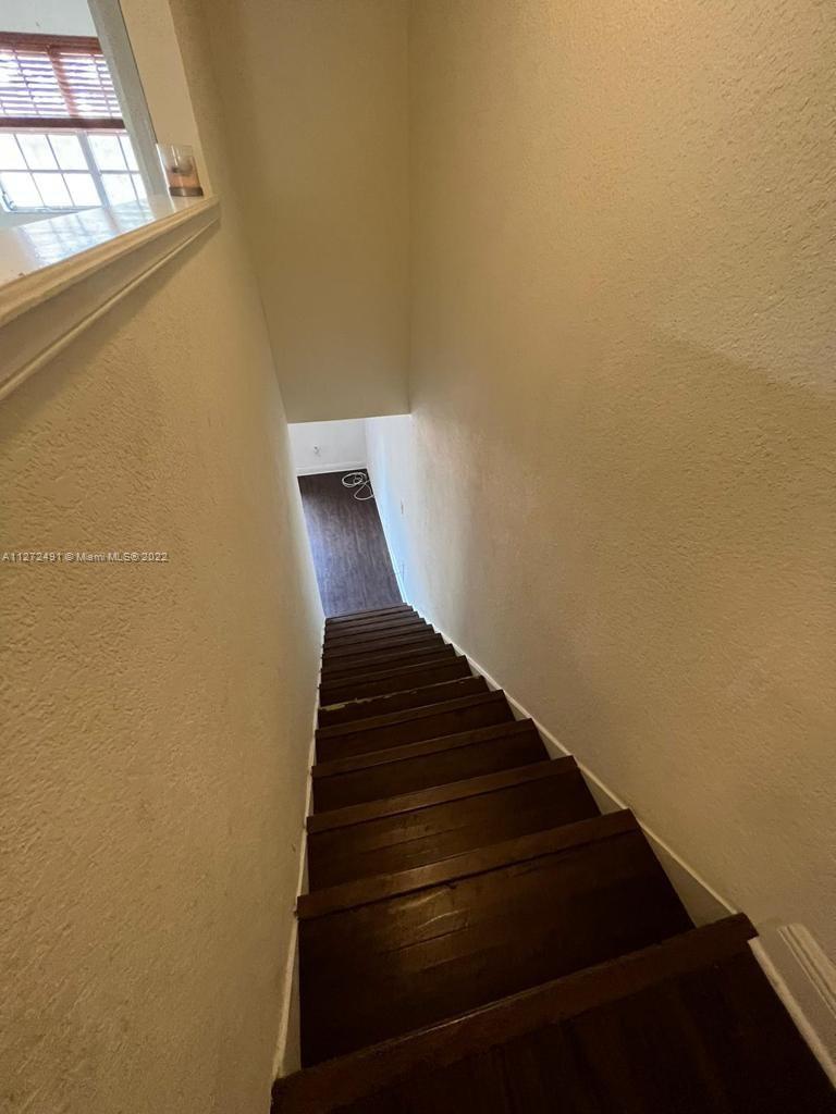 COURTYARDS AT KENDALL CON - Residential Lease
