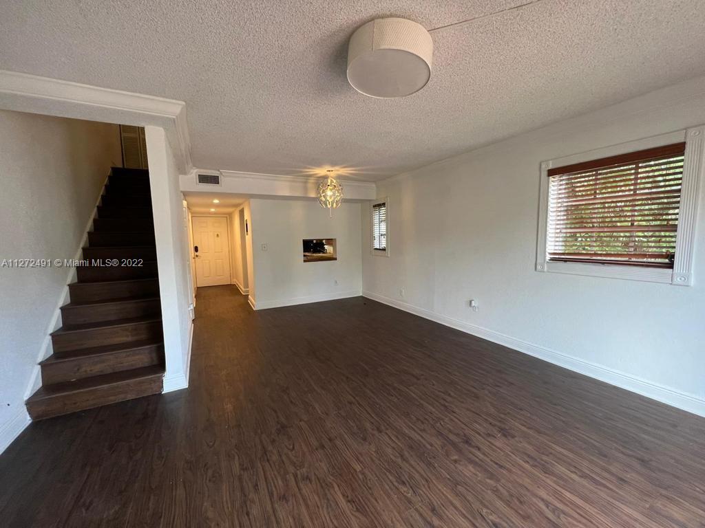 COURTYARDS AT KENDALL CON - Residential Lease