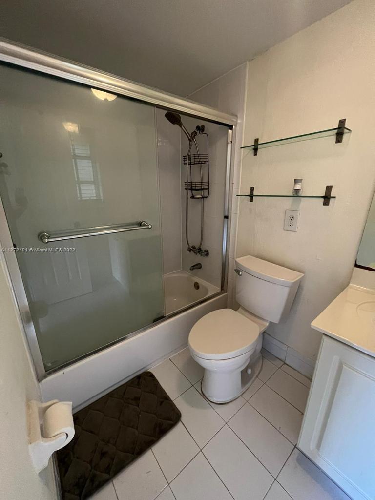 COURTYARDS AT KENDALL CON - Residential Lease