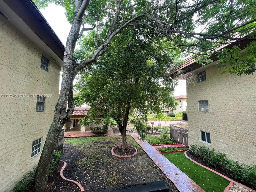 COURTYARDS AT KENDALL CON - Residential Lease