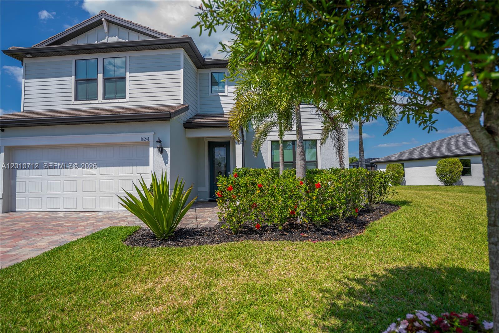 Hampton Lakes - Residential