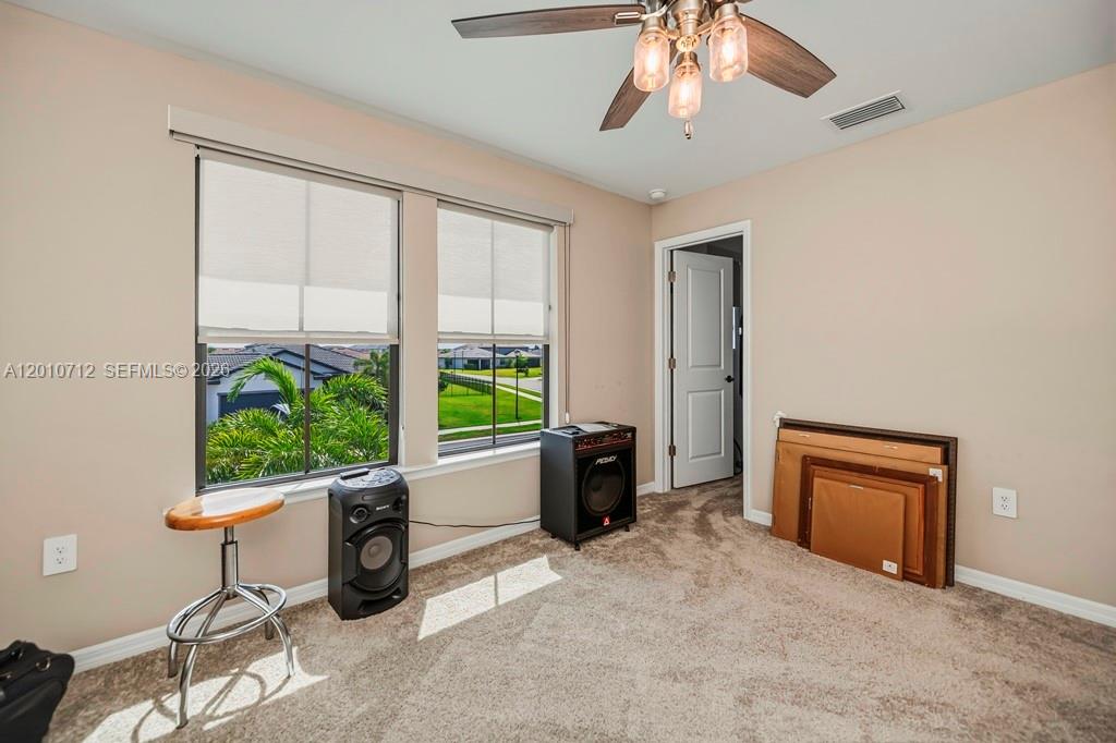 Hampton Lakes - Residential