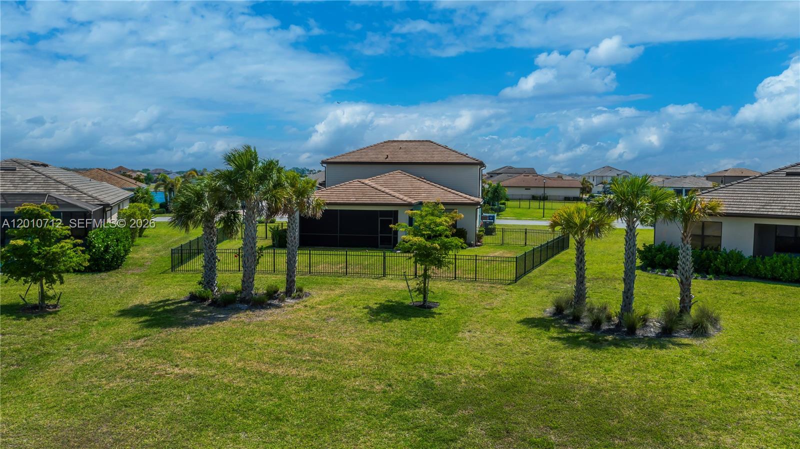 Hampton Lakes - Residential