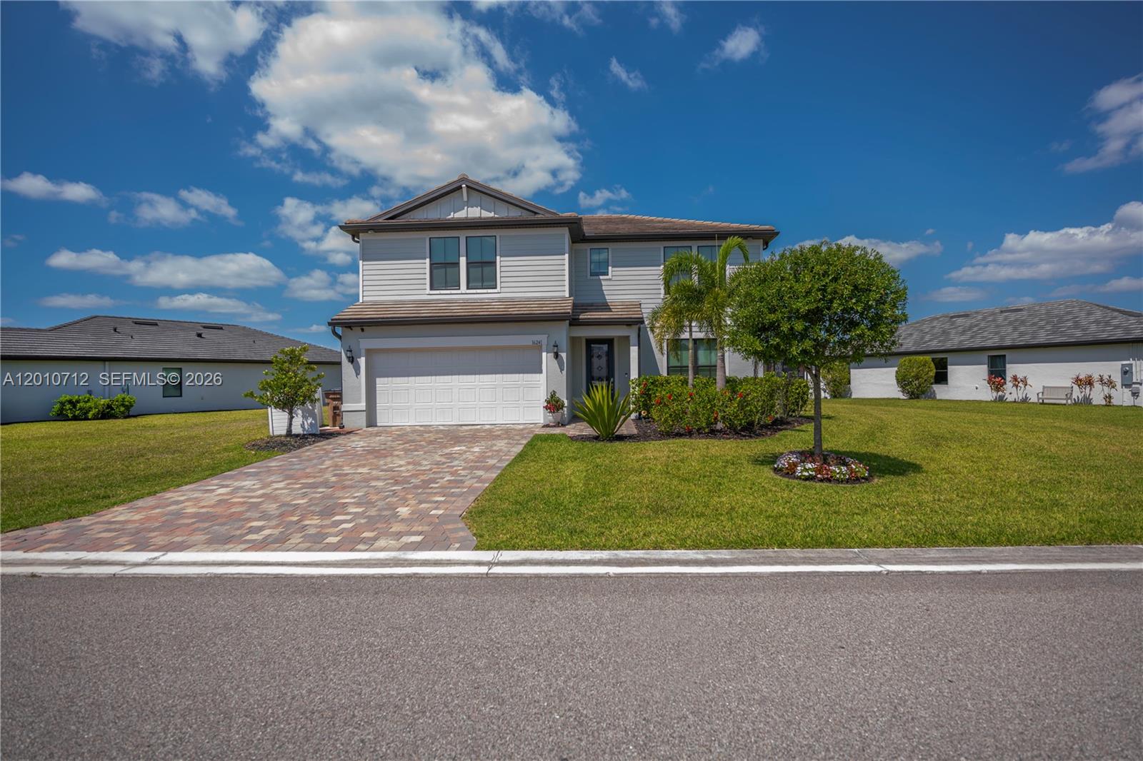 Hampton Lakes - Residential