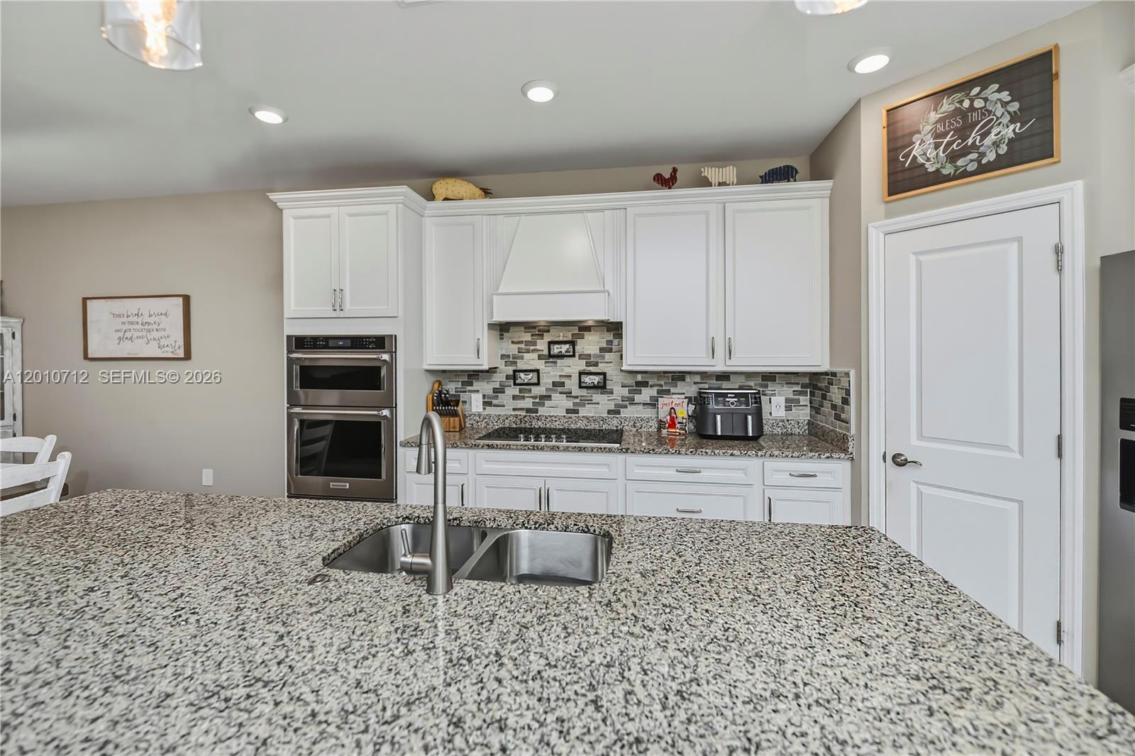 Hampton Lakes - Residential