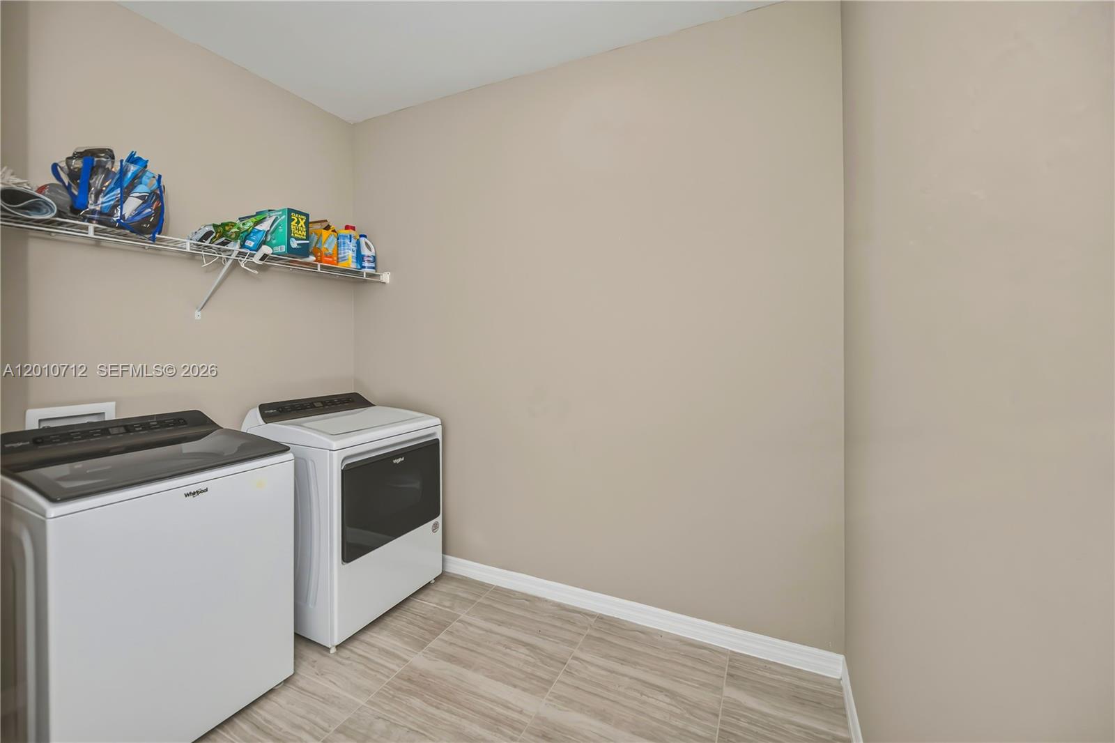 Hampton Lakes - Residential
