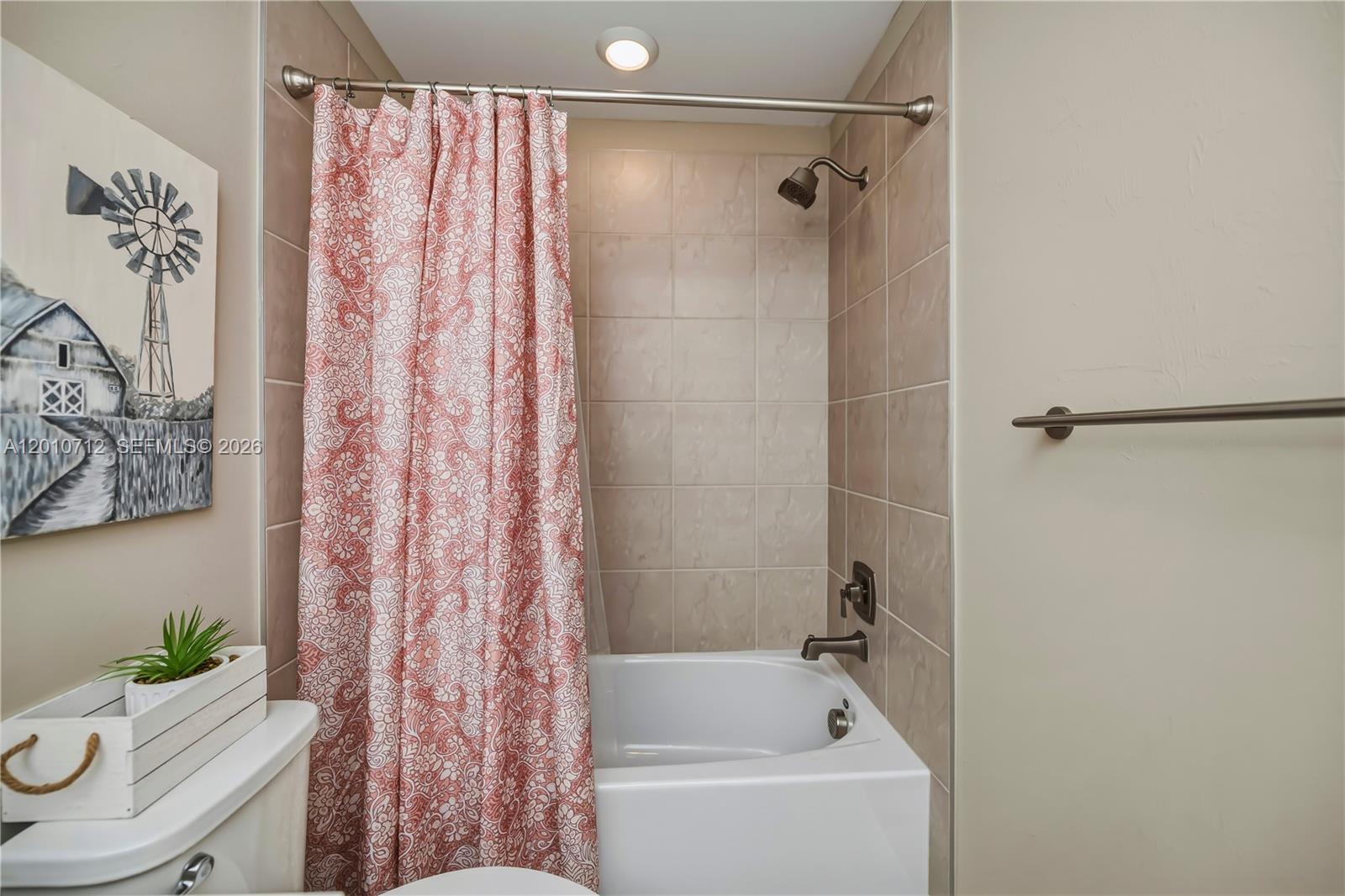 Hampton Lakes - Residential