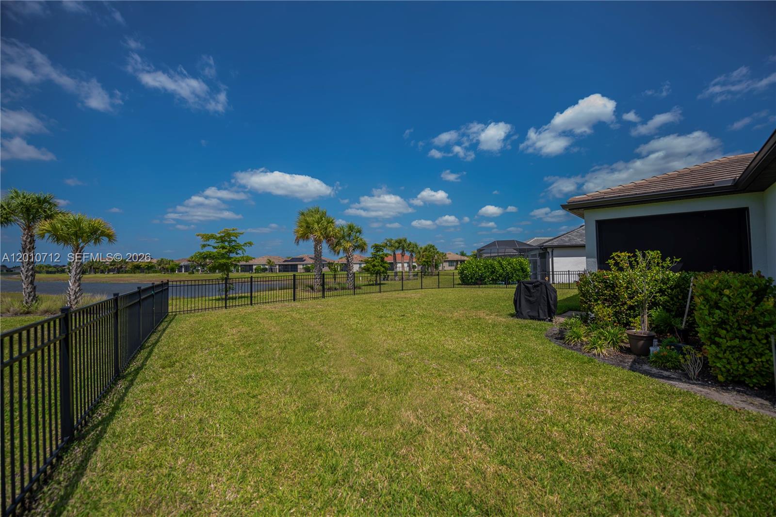 Hampton Lakes - Residential