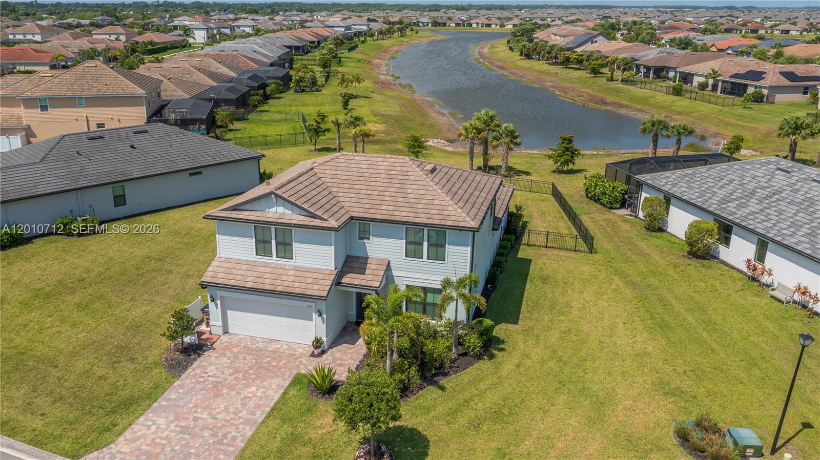 Hampton Lakes - Residential