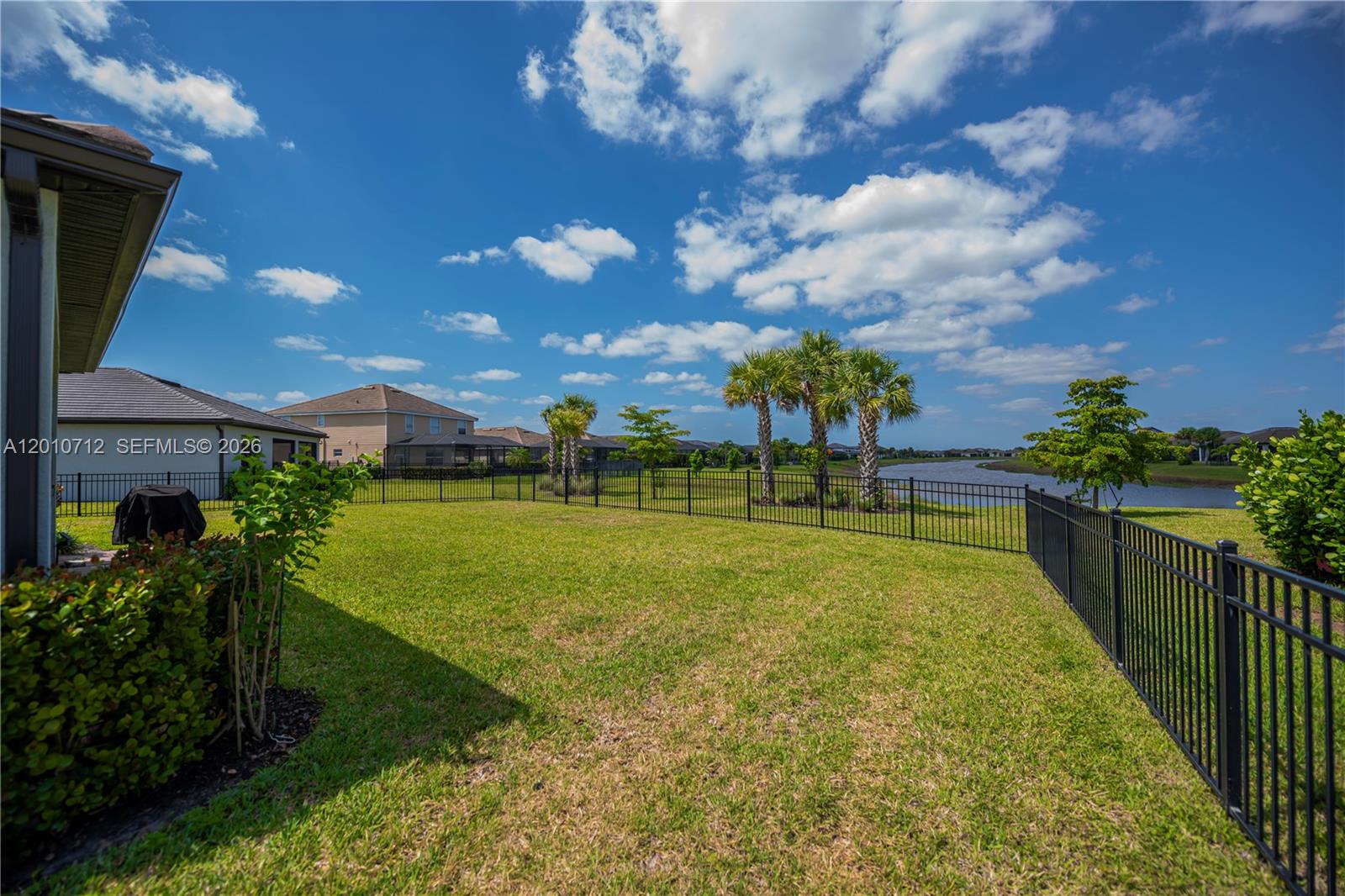Hampton Lakes - Residential