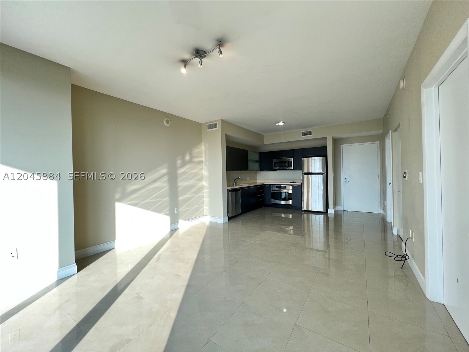 IVY CONDO - Residential Lease