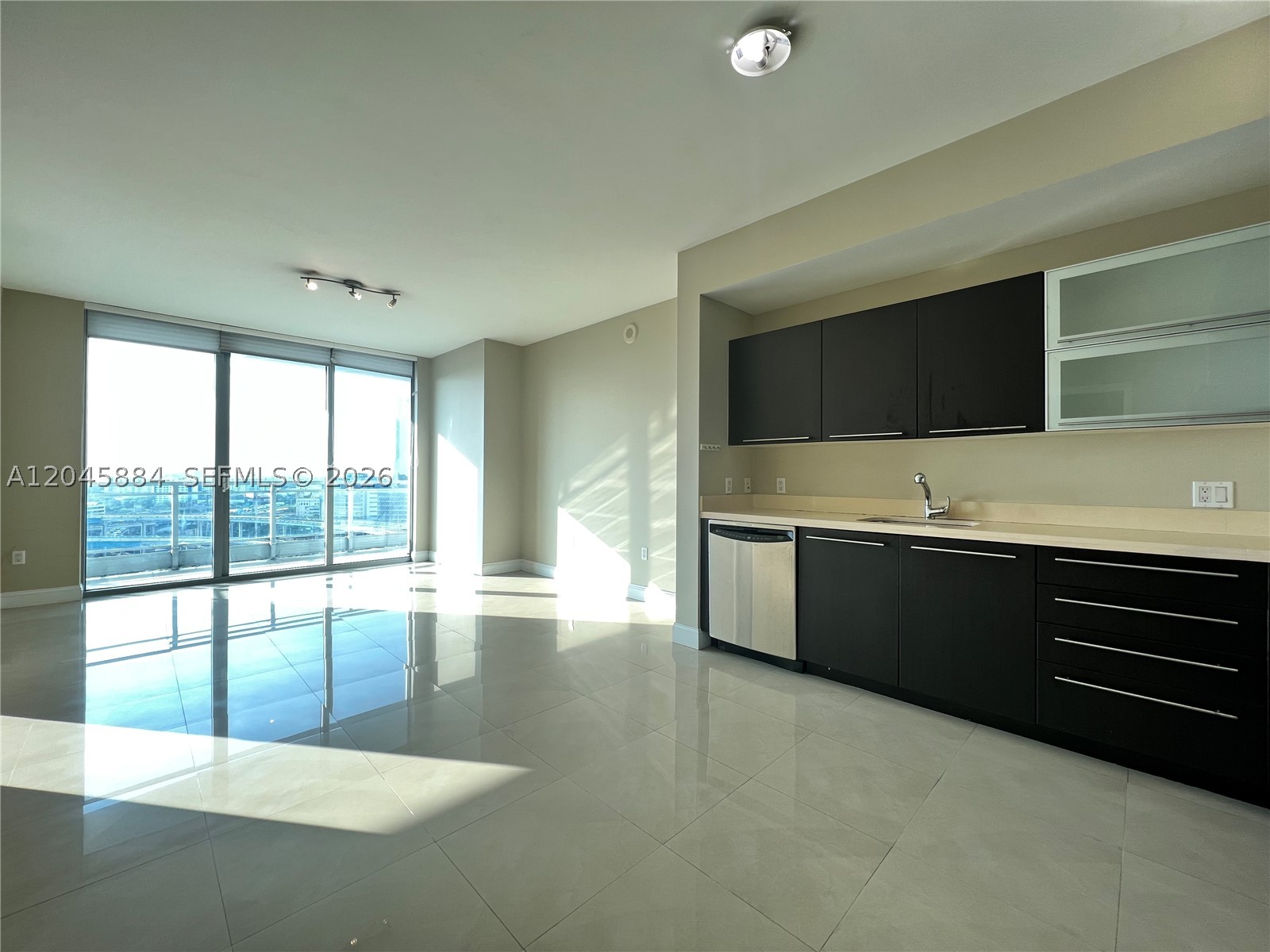 IVY CONDO - Residential Lease