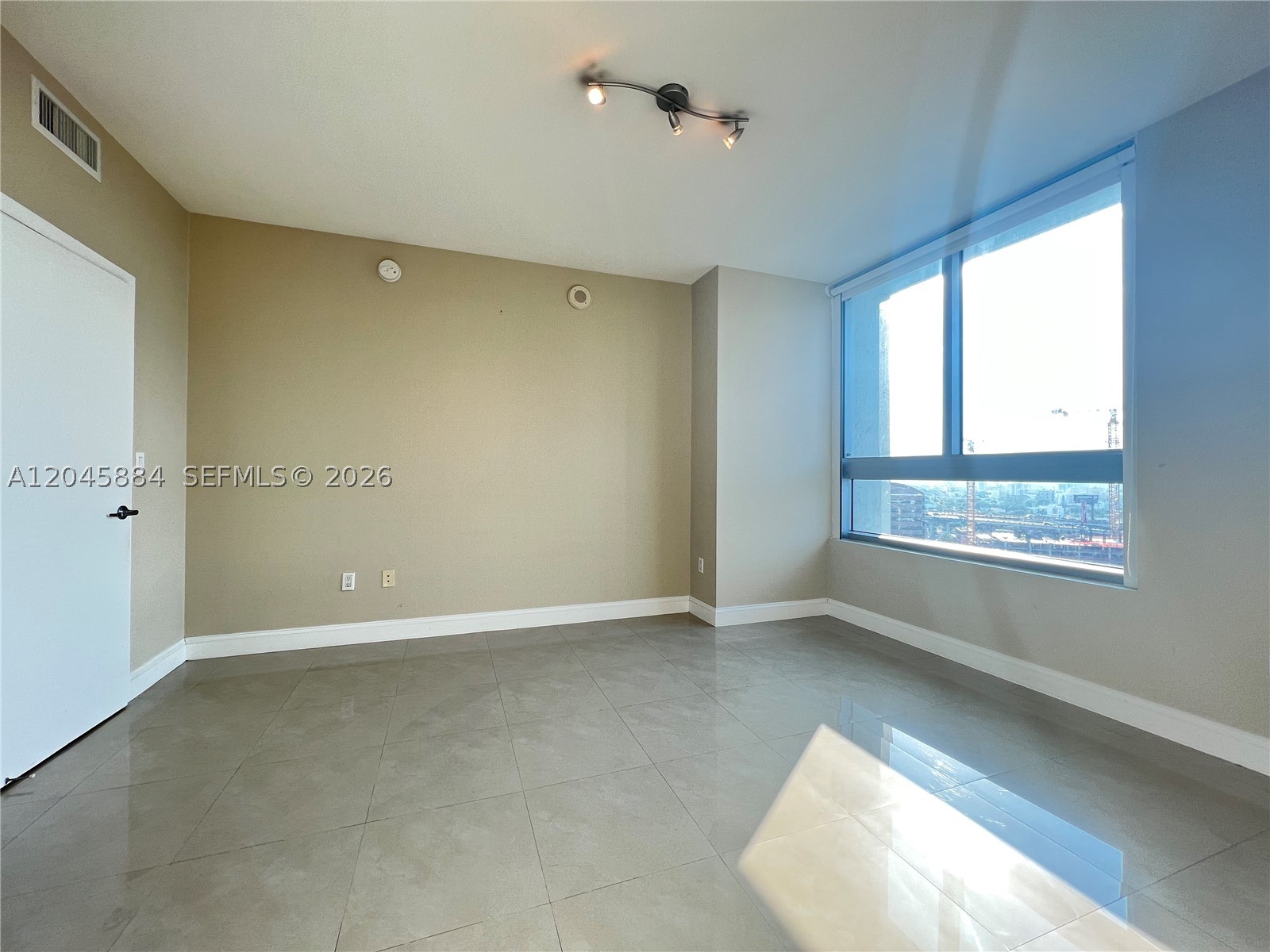 IVY CONDO - Residential Lease