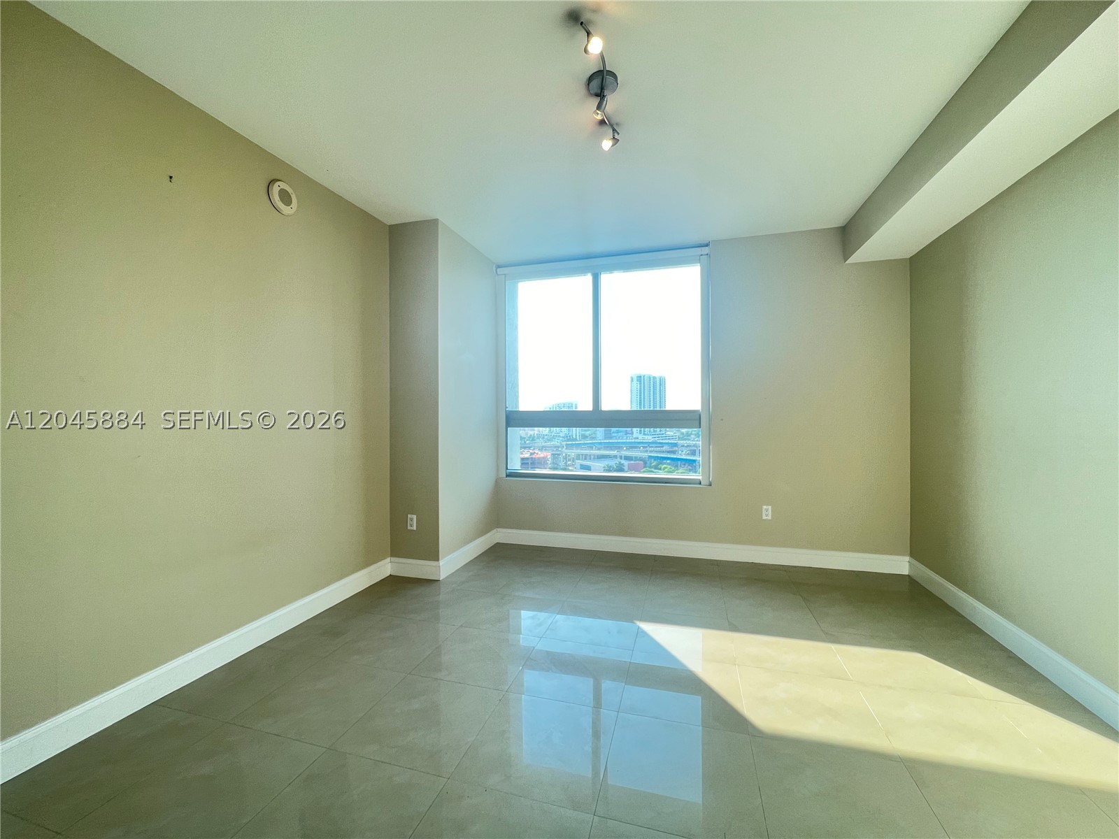 IVY CONDO - Residential Lease