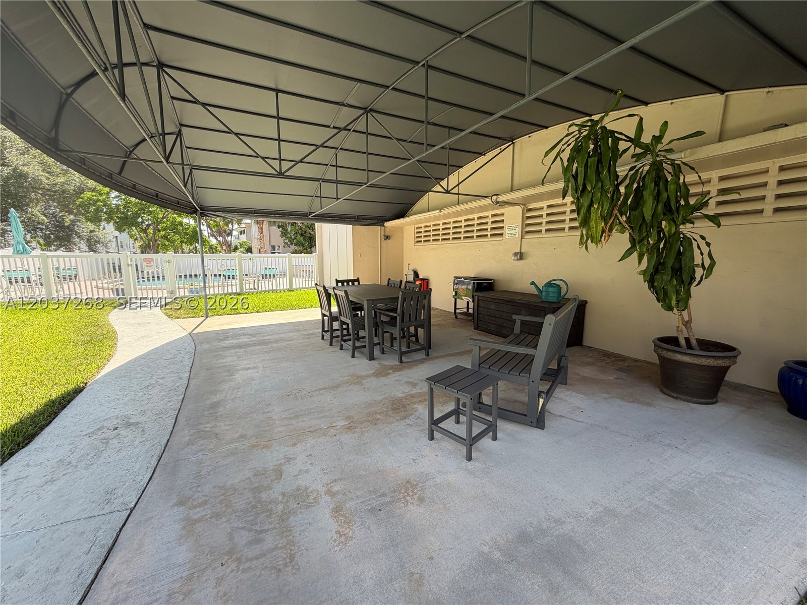 ROCAILLE CONDO APTS - Residential Lease