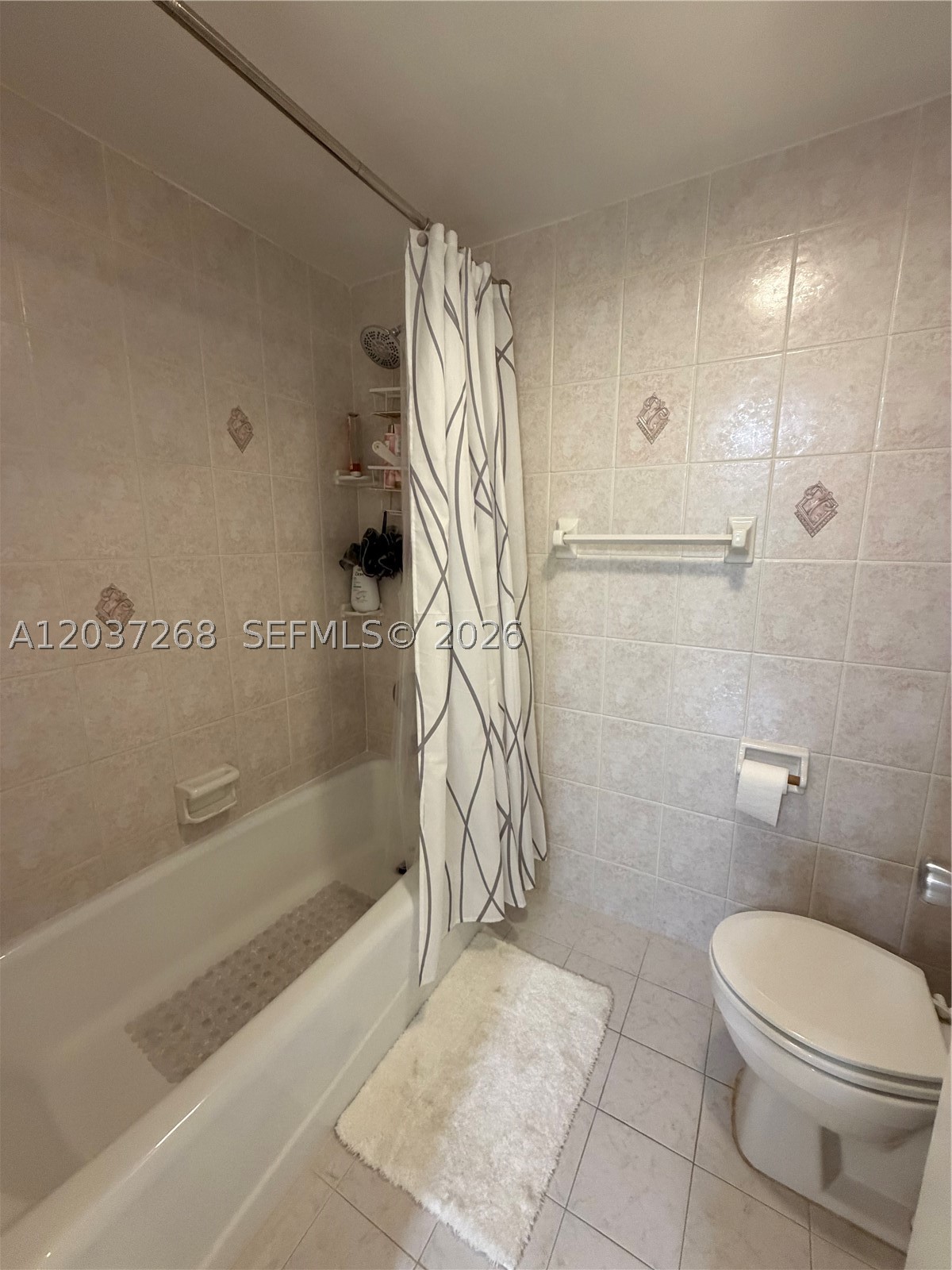 ROCAILLE CONDO APTS - Residential Lease