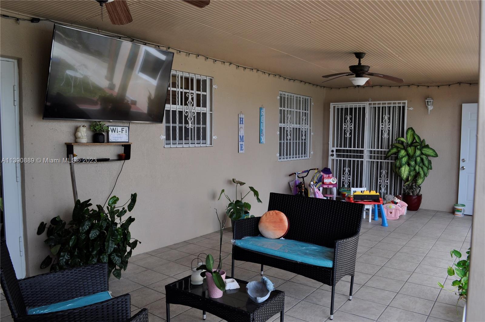 SALMA LAKE PH 1 - Residential