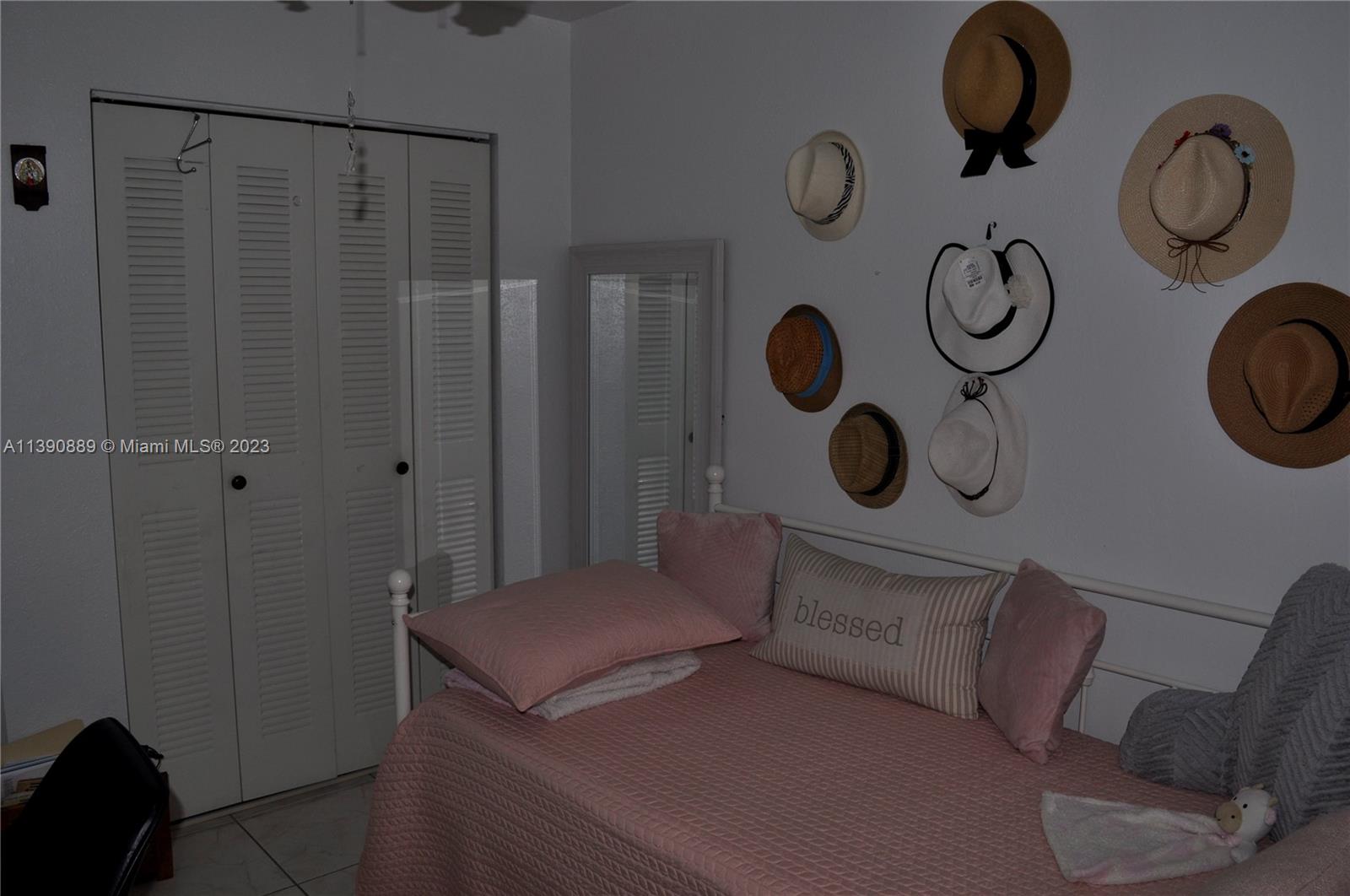 SALMA LAKE PH 1 - Residential