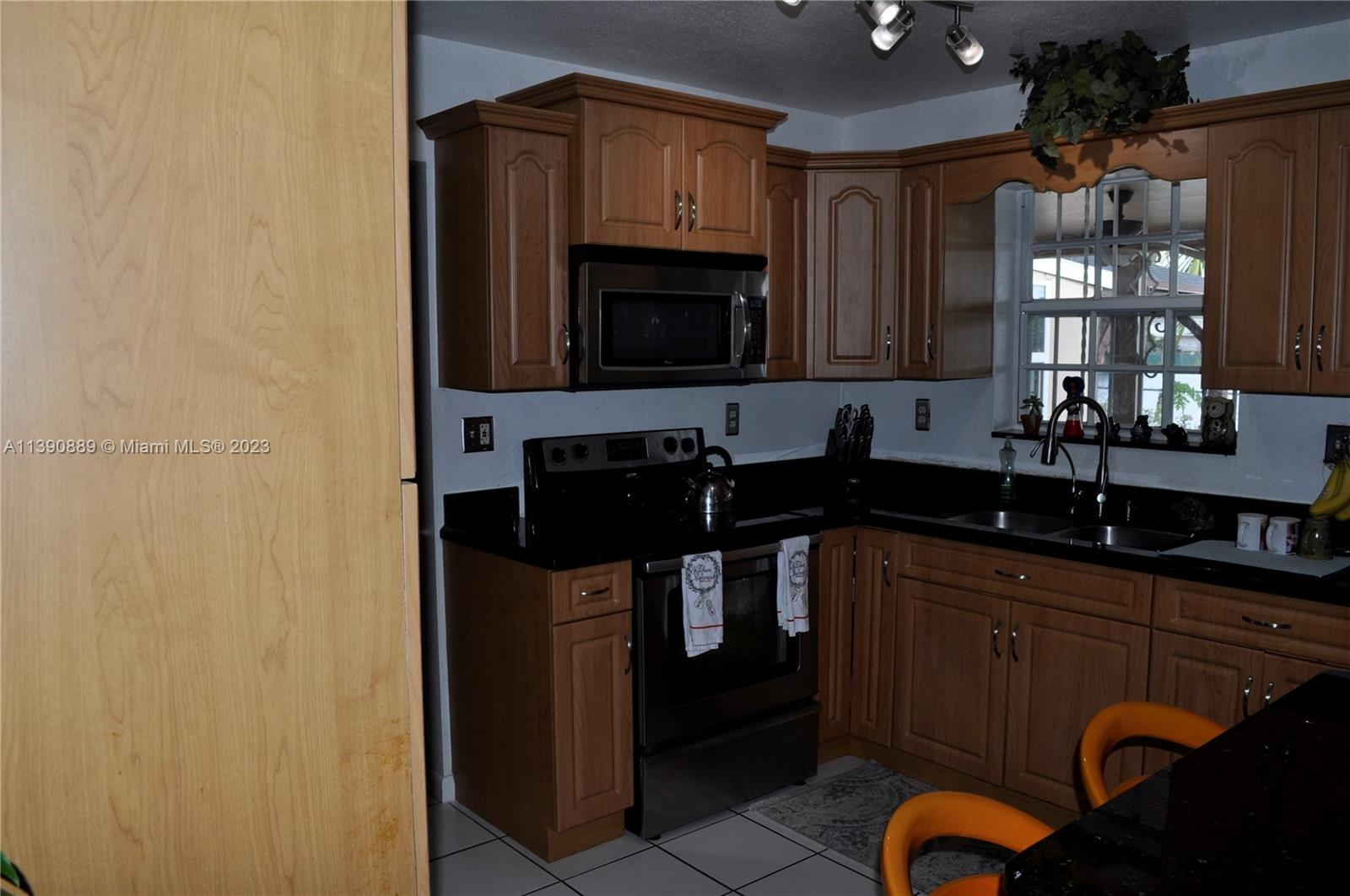 SALMA LAKE PH 1 - Residential