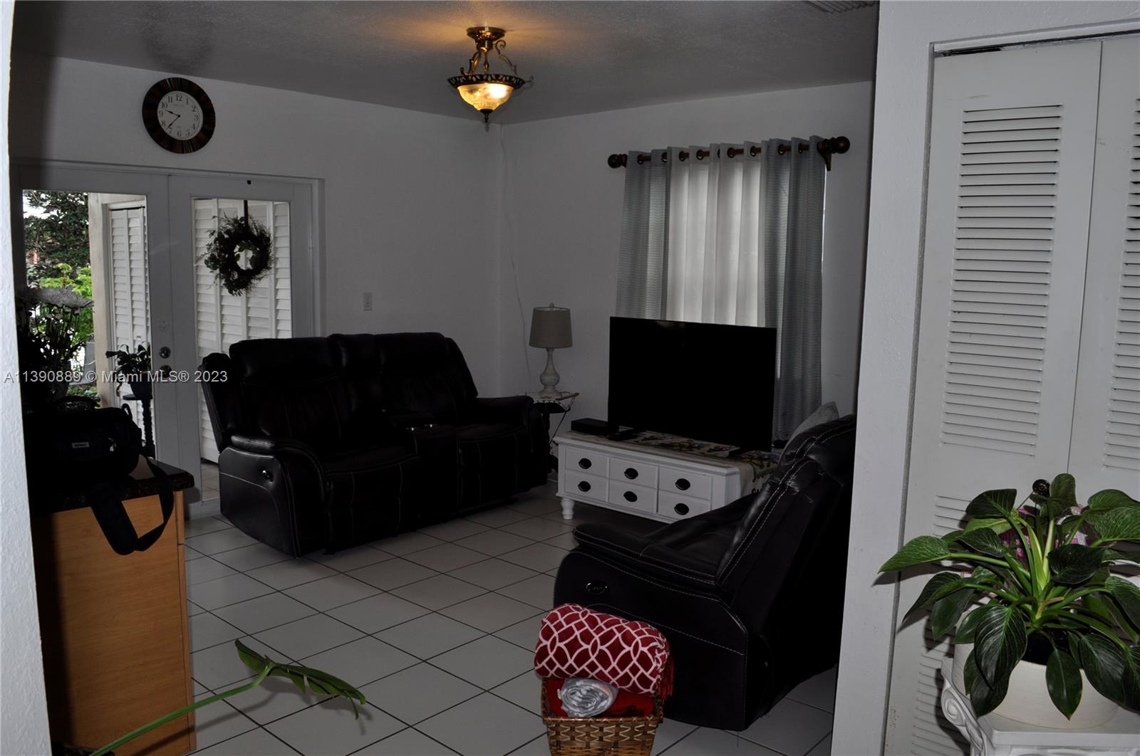 SALMA LAKE PH 1 - Residential
