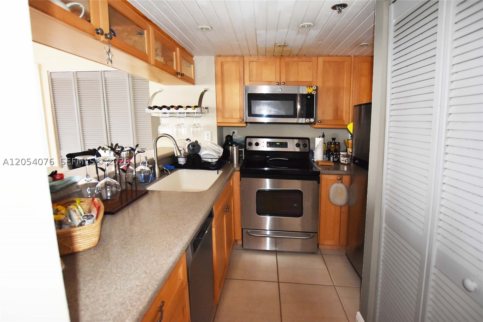 BRICKELL KEY II CONDO - Residential Lease