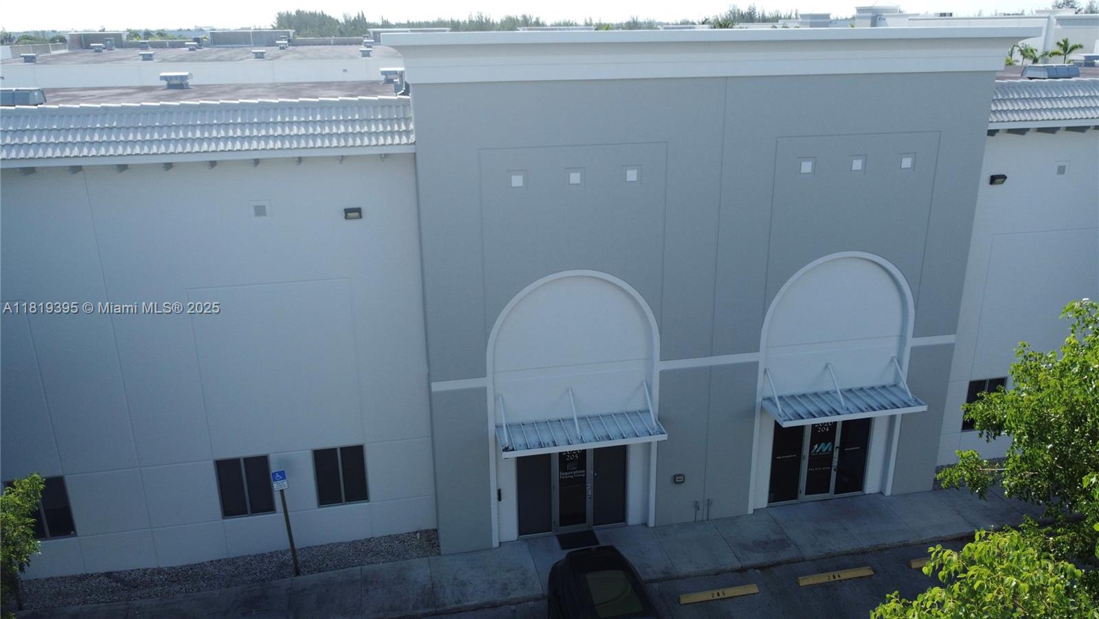 ~ 6,974 SF TOTAL

~ 4,681 SF WAREHOUSE

~1,085 SF OFFICE SPACE

~1,114 SF MEZZANINE

3 DOCK HIGH DOORS

24' CEILING HEIGHT

Close proximity to FL Turnpike & dolphin expy

AVAILABLE AUGUST 2025
