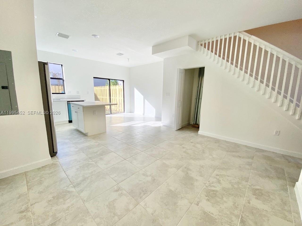 COCO PALM VILLAS - Residential