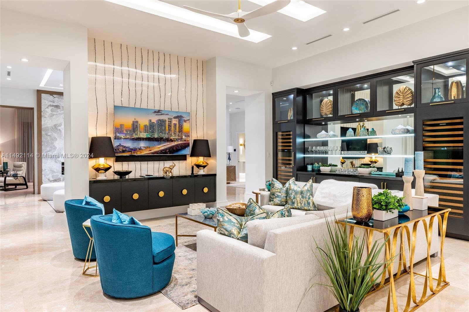 ROYAL PALM YACHT & COUNTRY - Residential