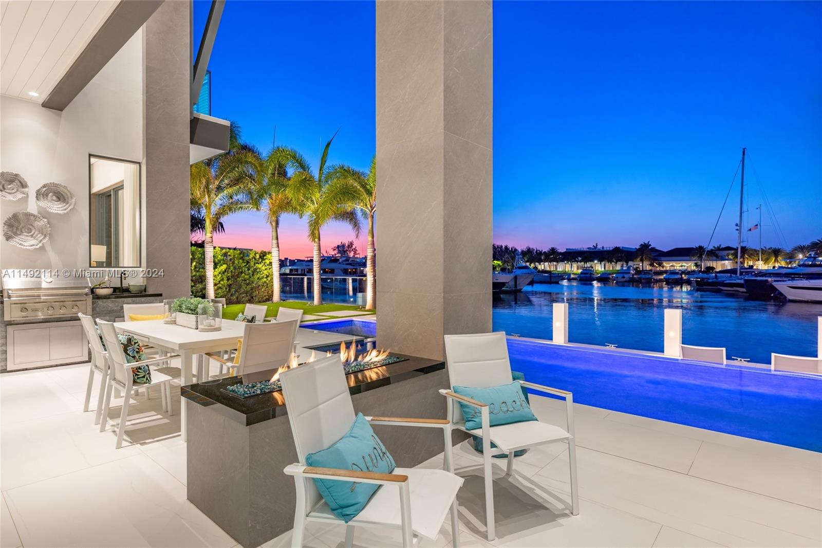 ROYAL PALM YACHT & COUNTRY - Residential