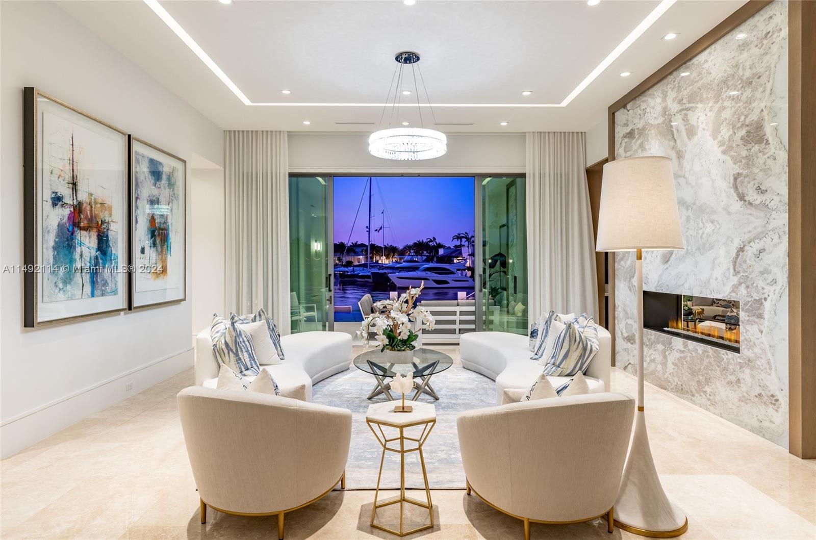ROYAL PALM YACHT & COUNTRY - Residential